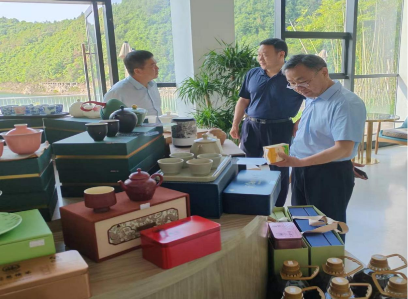 中國農(nóng)墾集團(tuán)考察、背調(diào)十堰銀鵬興電子科技有限公司